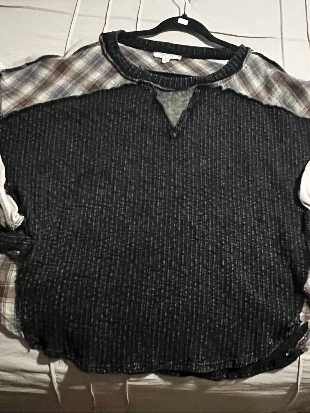 Olí & Hali women’s plaid Black Ribbed Pullover Sweater